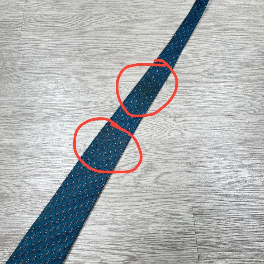 Yves Saint Laurent‎ Men's Necktie Blue Silk Geometric Knot Pattern 3.25x57